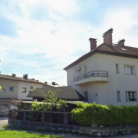 Διαμέρισμα R